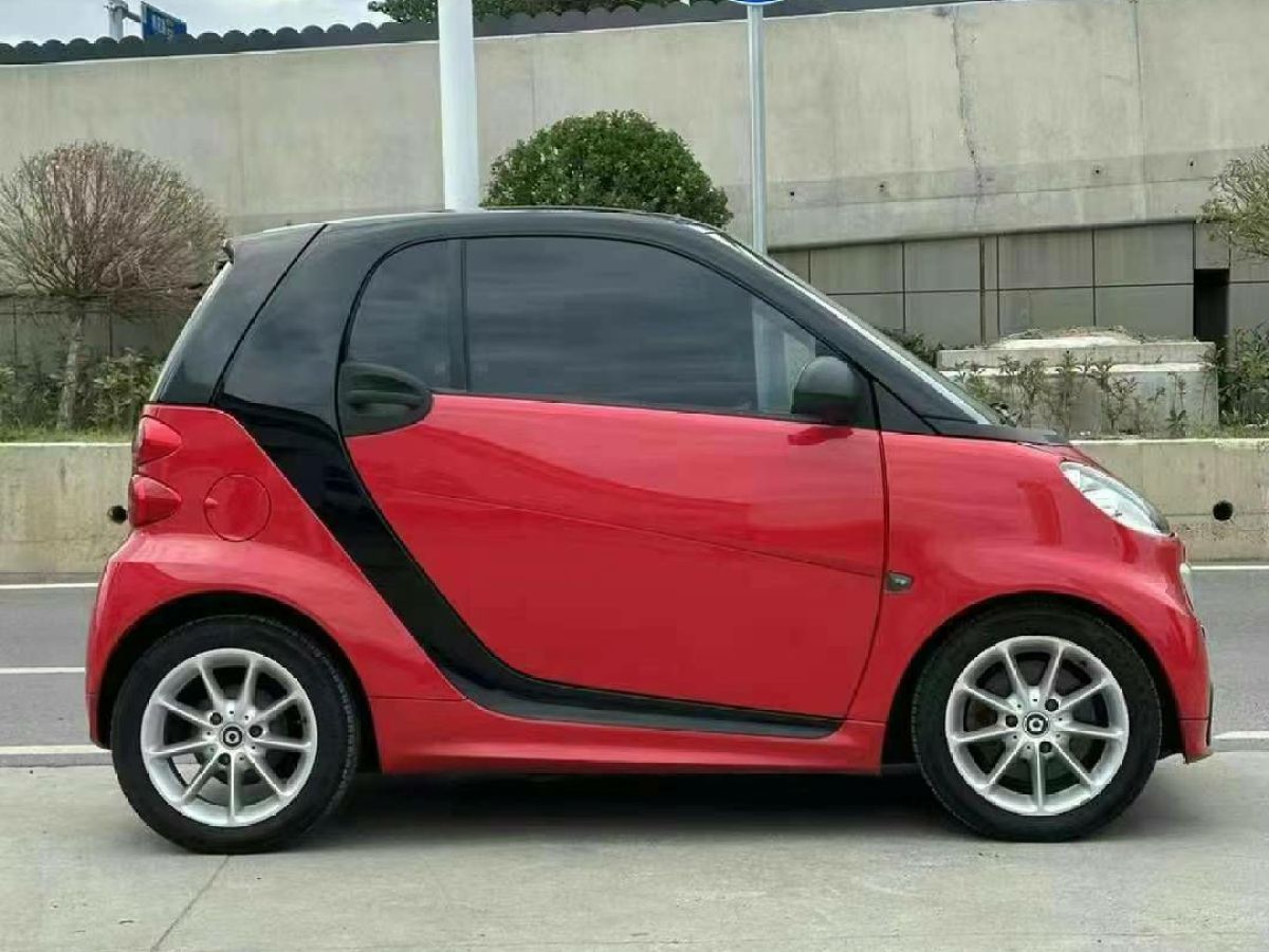 2014年11月smart fortwo  2014款 1.0T 5檔序列 敞篷BoConcept特別版