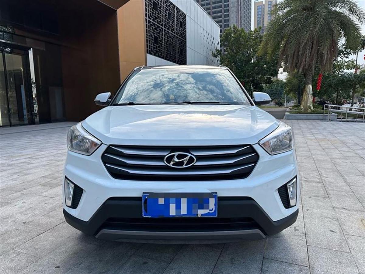 現(xiàn)代 ix25  2015款 1.6L 自動兩驅(qū)尊貴型DLX圖片