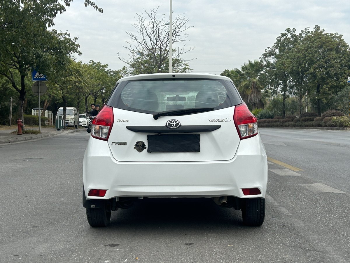 豐田 YARiS L 致炫  2014款 1.3L 手動(dòng)靈動(dòng)版圖片