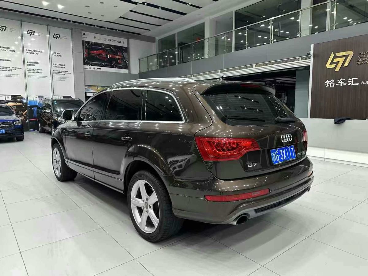 奧迪 奧迪Q7  2013款 Q7 35TFSI quattro 進(jìn)取型圖片