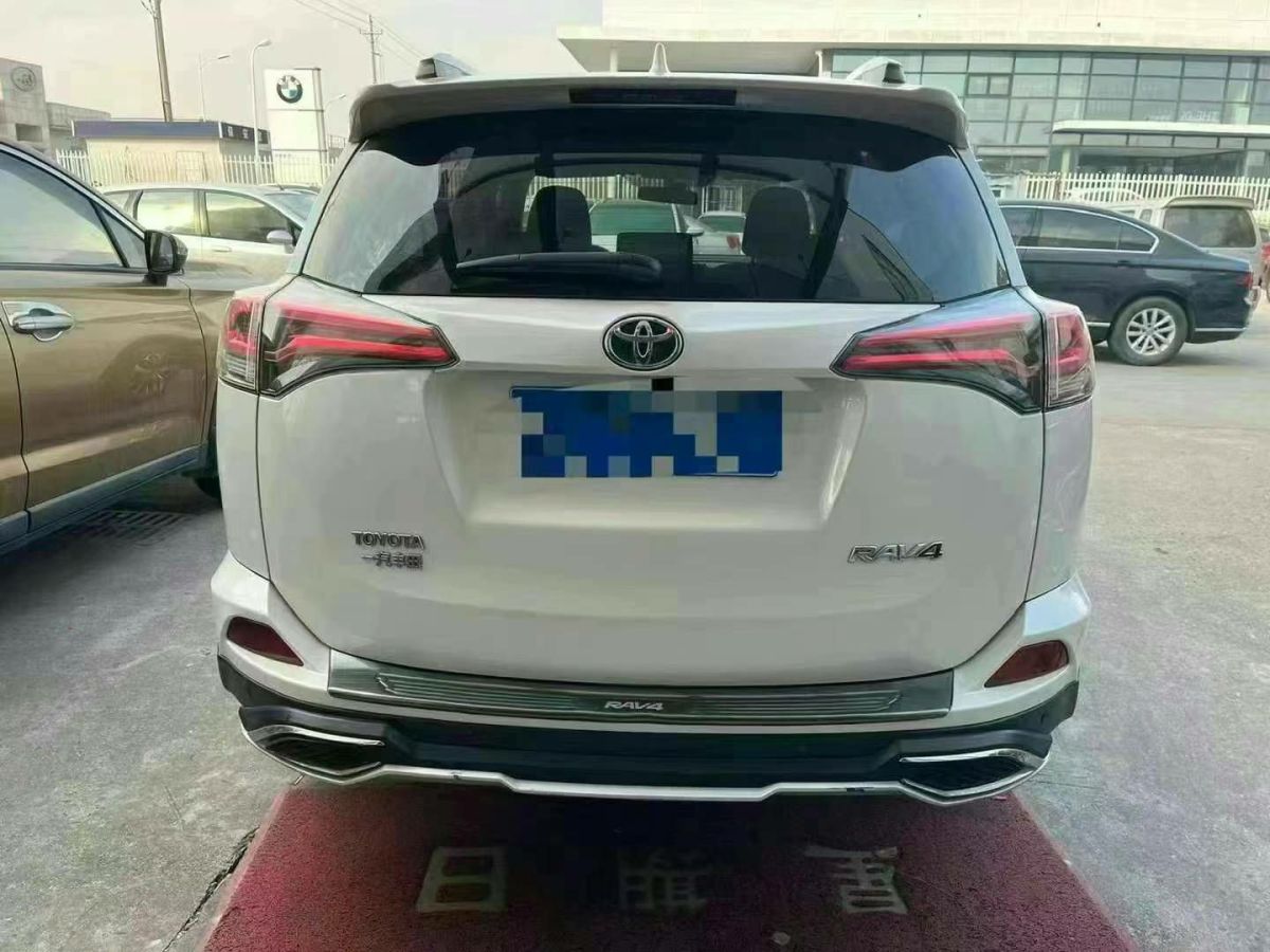 豐田 RAV4榮放  2018款 2.0L CVT兩驅(qū)風(fēng)尚X版圖片