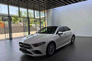 奔馳A級 奔馳 改款 A 200 L 運動轎車時尚型
