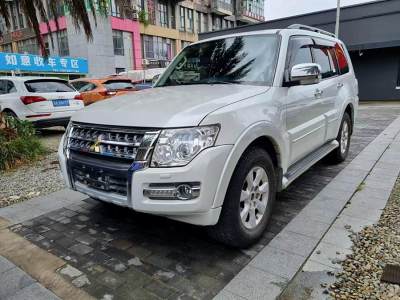 2017年5月 三菱 帕杰罗(进口) 3.0L 自动豪华版 国V图片