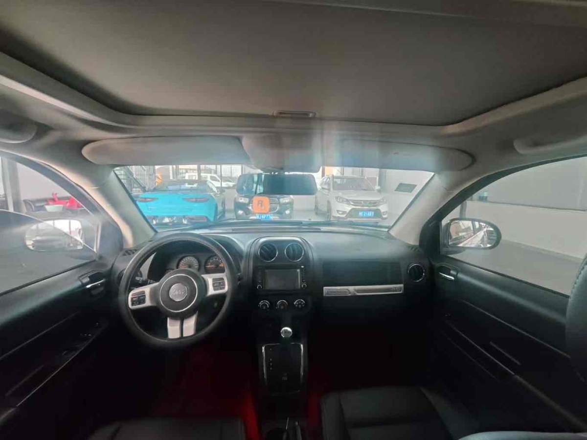 Jeep 指南者  2014款 改款 2.0L 兩驅(qū)進(jìn)取版圖片