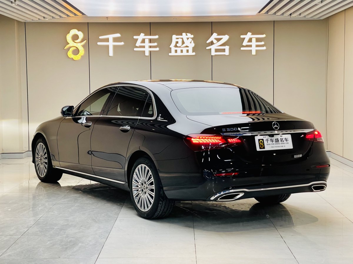 奔馳 奔馳E級  2023款 改款 E 300 L 時尚型圖片