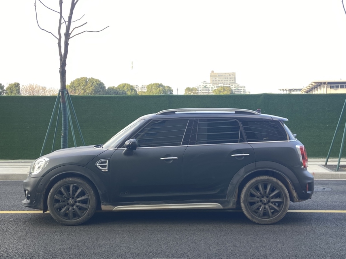 MINI COUNTRYMAN  2018款 1.5T COOPER ALL4 藝術(shù)家圖片