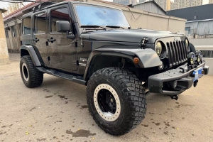 牧馬人 Jeep 2.0T Sahara 四門版