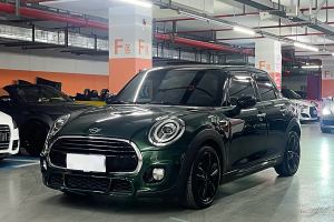 MINI MINI 1.5T COOPER 賽車手 五門版