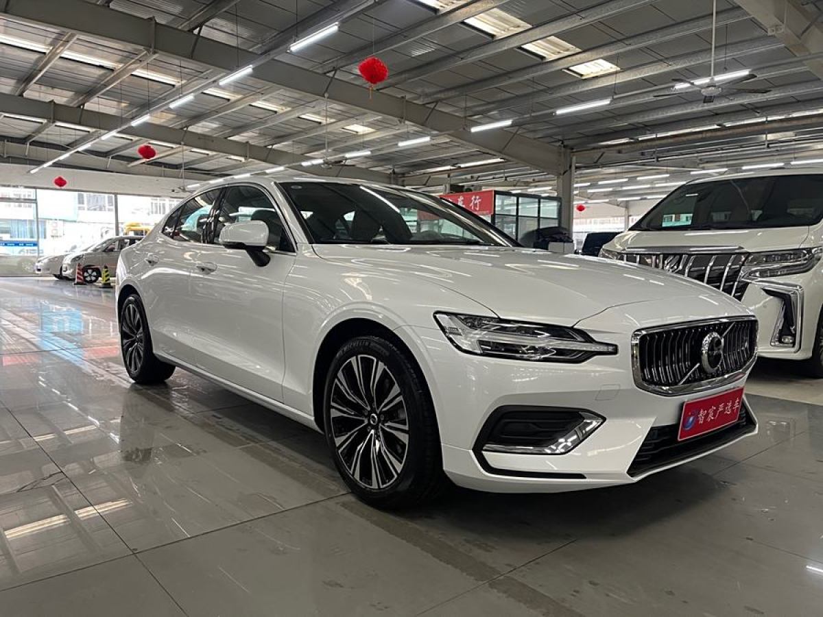 沃爾沃 S60L  2024款 B4 智遠(yuǎn)豪華版圖片