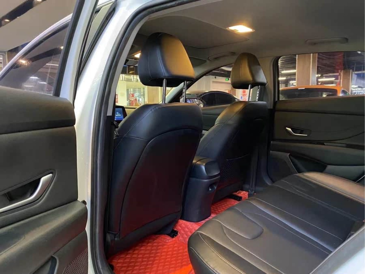 現(xiàn)代 伊蘭特  2021款 1.5L LUX尊貴版圖片