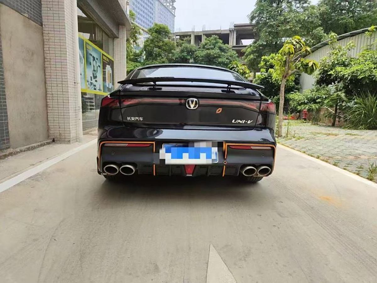 長(zhǎng)安 長(zhǎng)安UNI-V  2022款 1.5T 運(yùn)動(dòng)版圖片