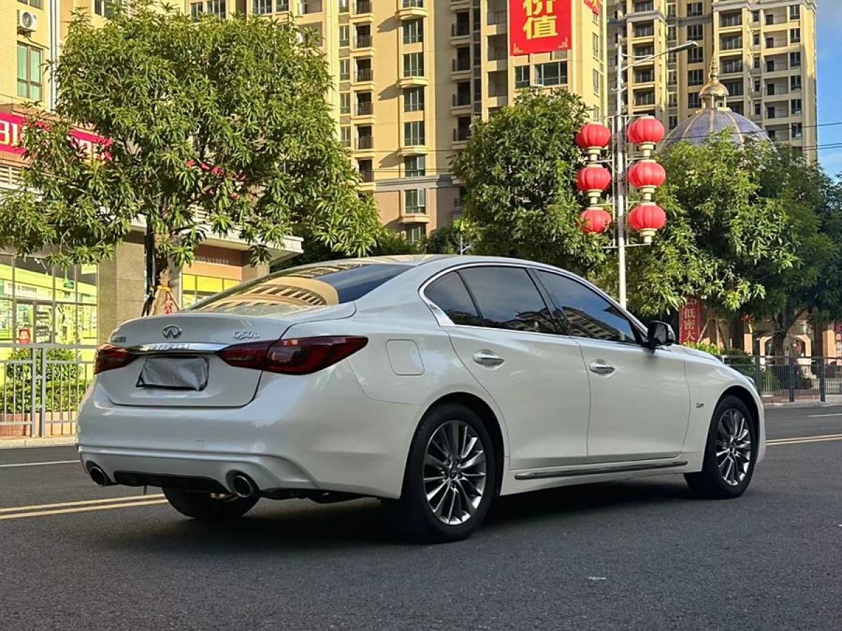 英菲尼迪 Q50L  2021款 2.0T 進(jìn)享版圖片