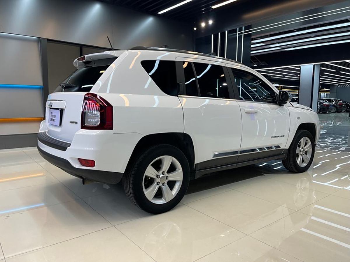 Jeep 指南者  2014款 2.4L 四驅(qū)運(yùn)動(dòng)版圖片