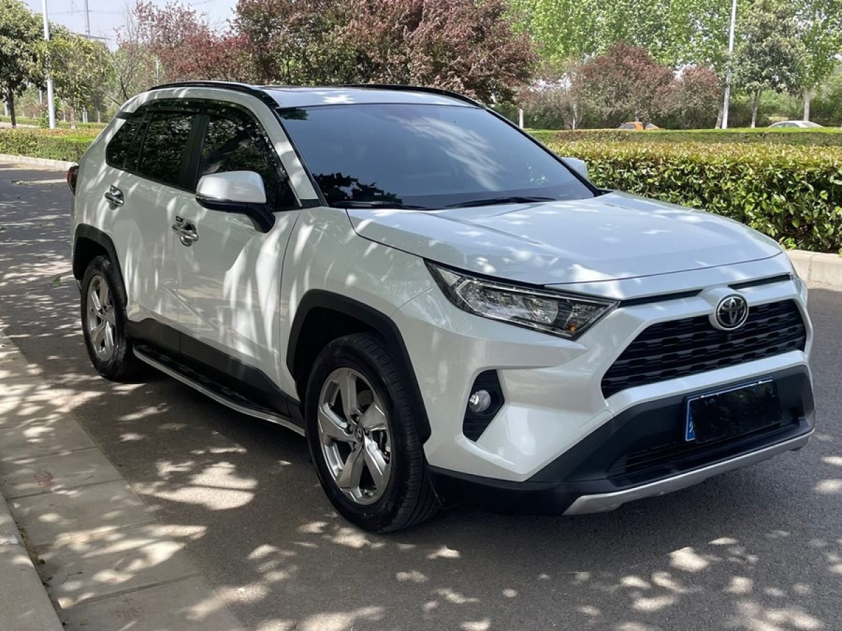 豐田 RAV4榮放  2022款 2.0L CVT兩驅(qū)風(fēng)尚Plus版圖片