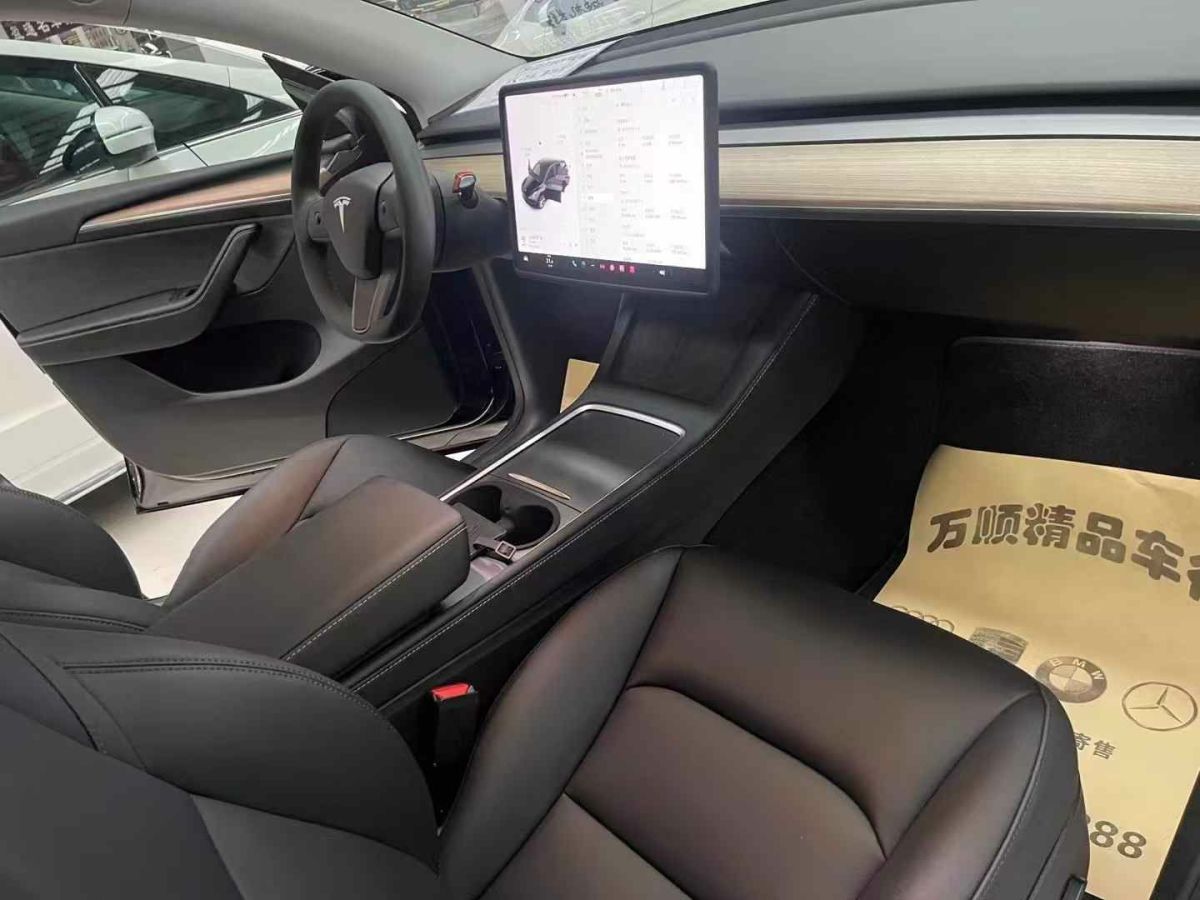 特斯拉 Model S  2023款 三電機(jī)全輪驅(qū)動(dòng) Plaid版圖片