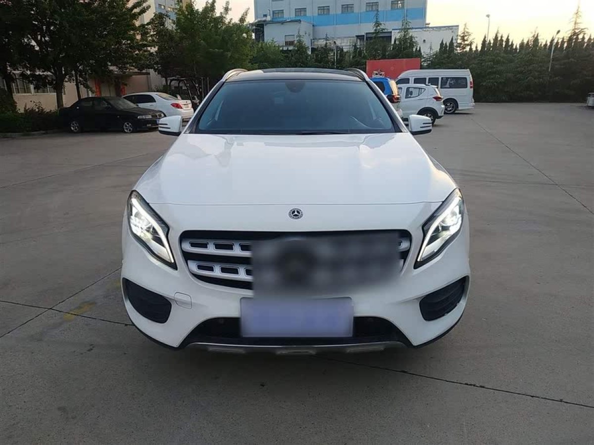 奔馳 奔馳GLA  2019款 GLA 200 時(shí)尚型圖片