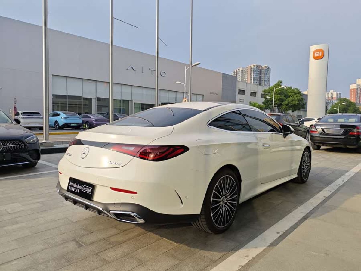 奔馳 奔馳CLE  2024款 CLE 300 4MATIC 動感型轎跑車圖片