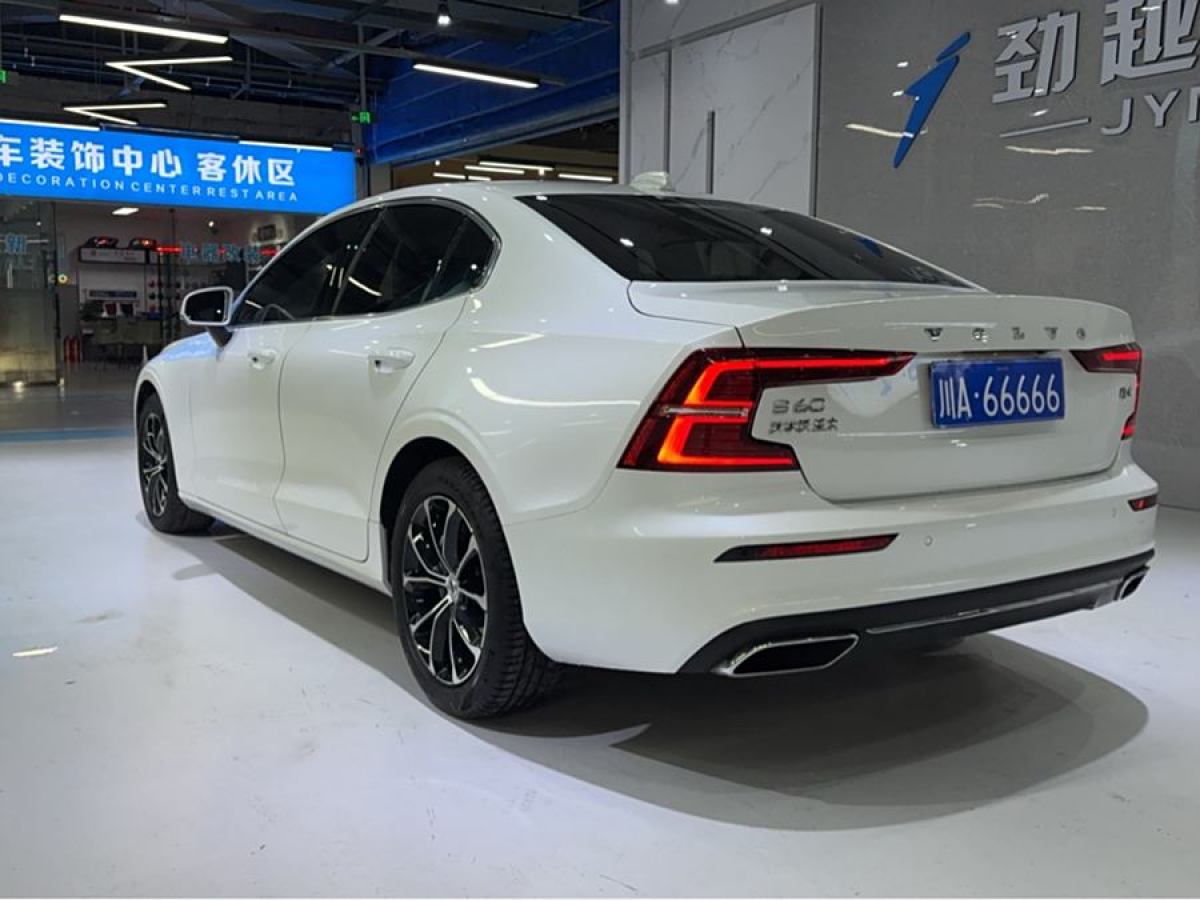 沃爾沃 S60L  2022款 B4 智逸豪華版圖片