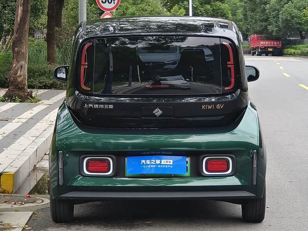 寶駿 寶駿KiWi EV  2022款 設(shè)計(jì)師輕享版 三元鋰圖片