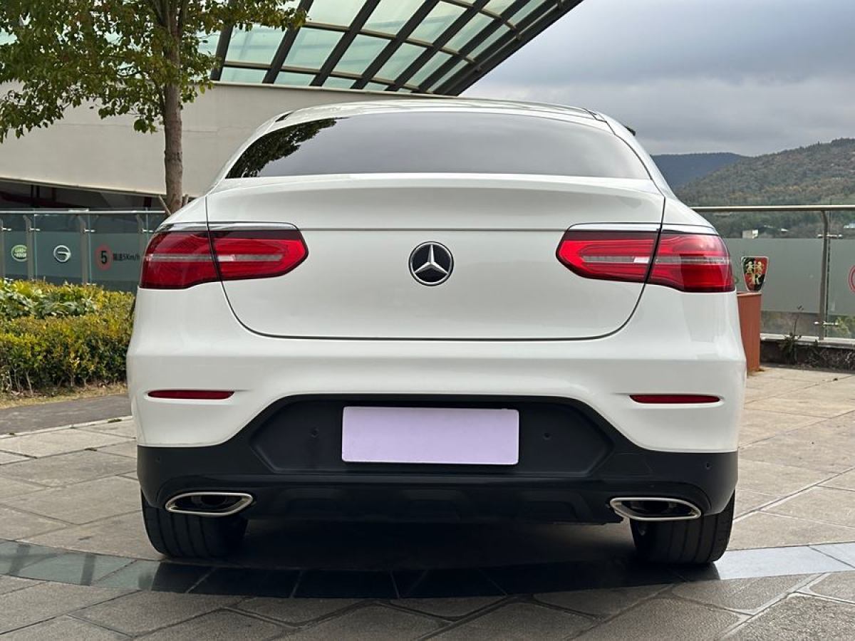 奔馳 奔馳GLC  2022款 改款 GLC 260 4MATIC 轎跑SUV圖片