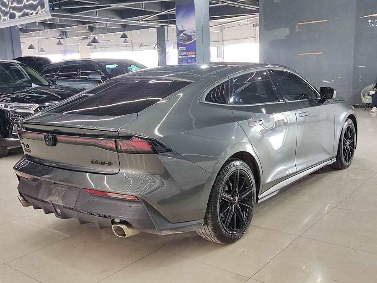 長(zhǎng)安 長(zhǎng)安UNI-V  2023款 1.5T 尊貴型圖片