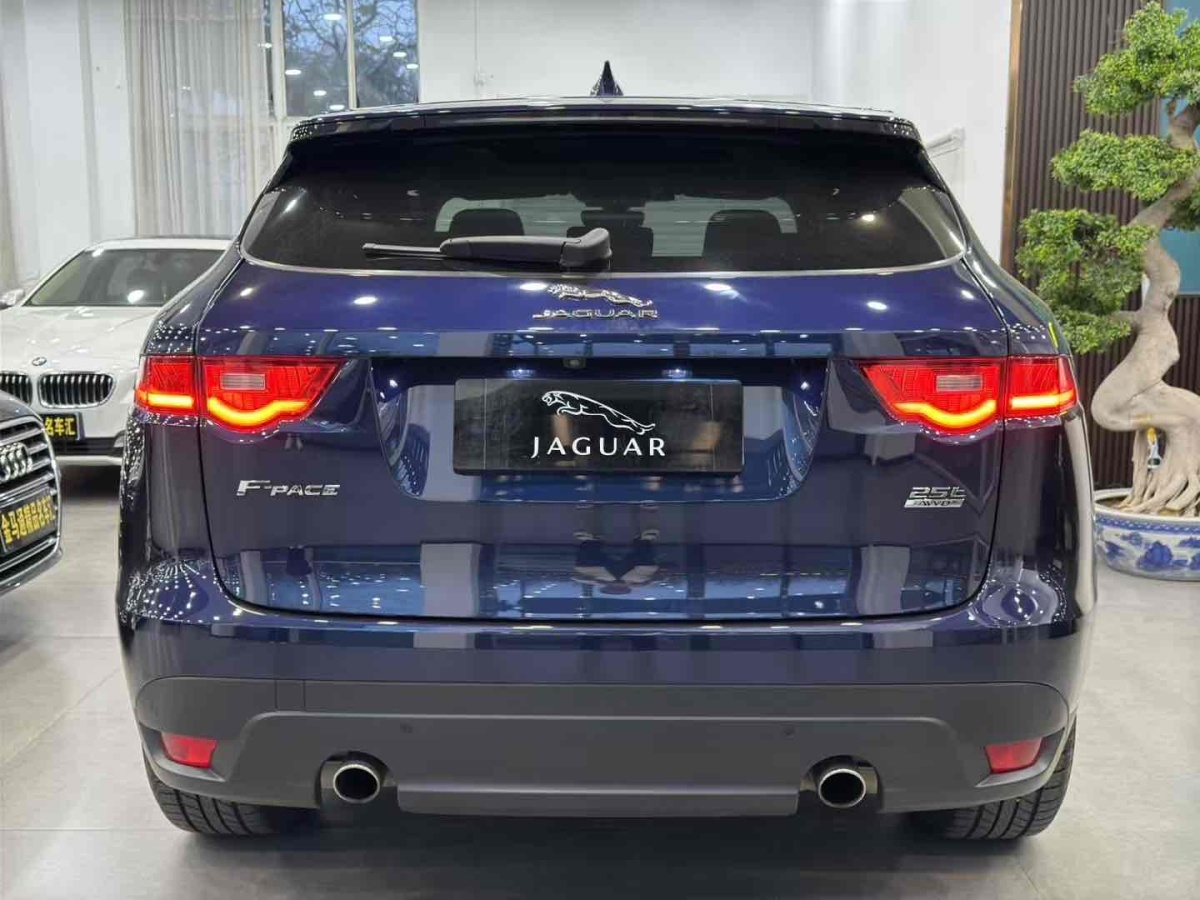 捷豹 F-PACE  2019款 2.0T 四驅(qū)都市尊享版圖片