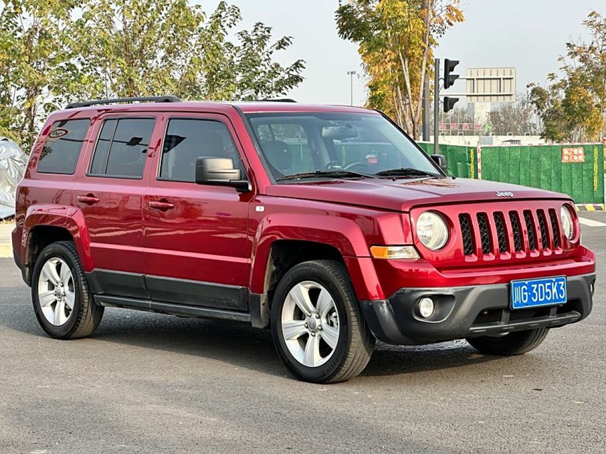 Jeep 自由客  2014款 2.4L 運(yùn)動(dòng)版圖片