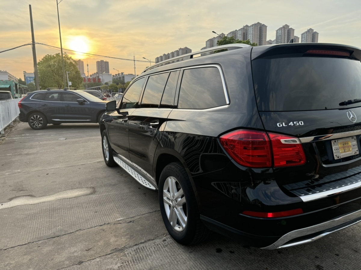 奔驰 奔驰GL级  2016款 GL450 4MATIC 3.0T 美规版图片