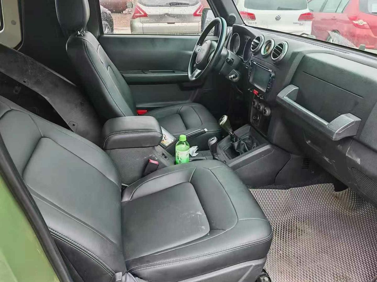 北京 BJ40  2015款 2.4L 手動遠行版圖片