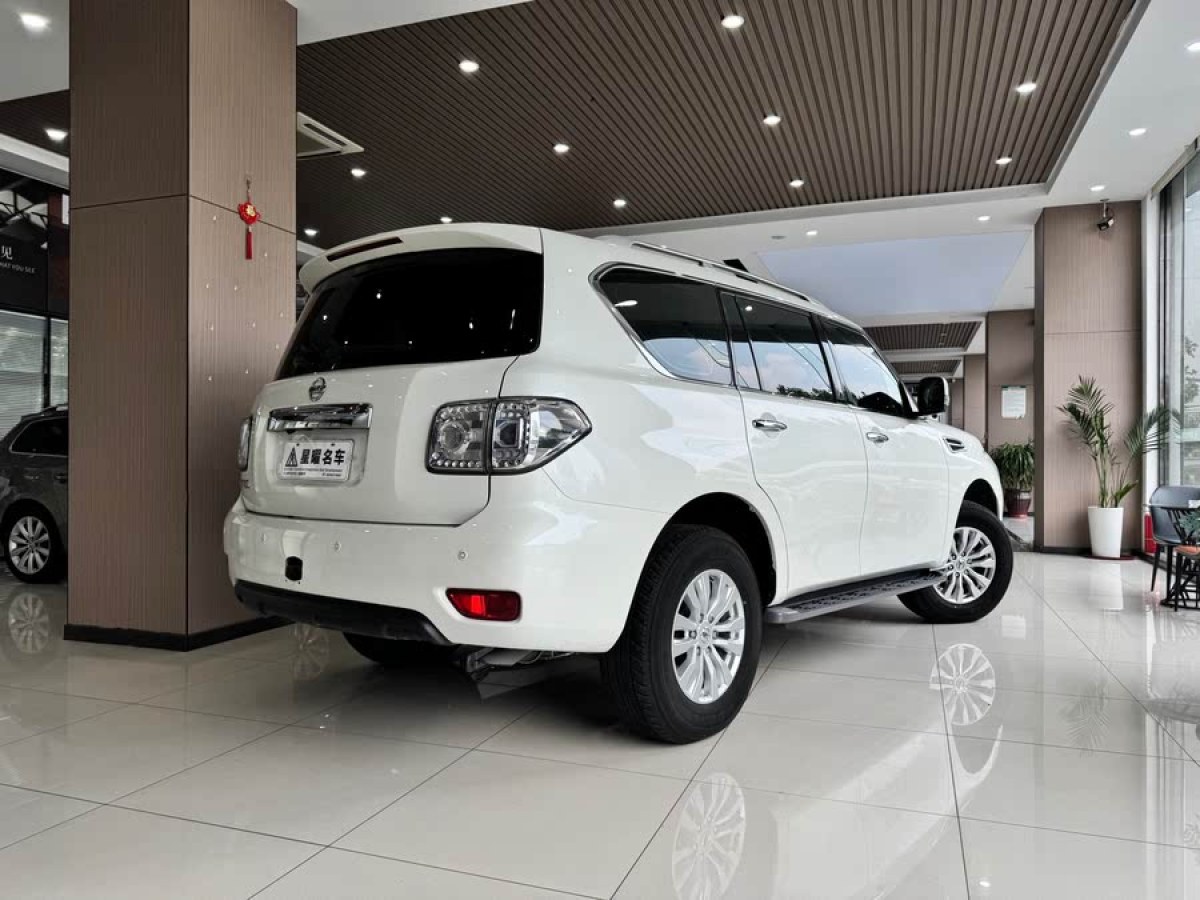 日產(chǎn) 途樂(lè)  2018款 4.0L 領(lǐng)英型圖片