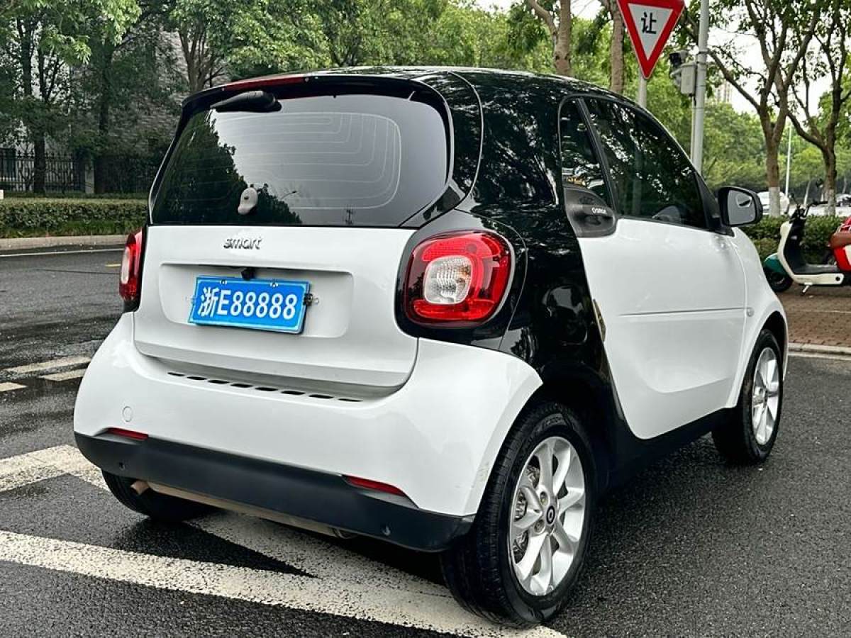 smart fortwo  2015款 1.0L 52千瓦硬頂靈動版圖片