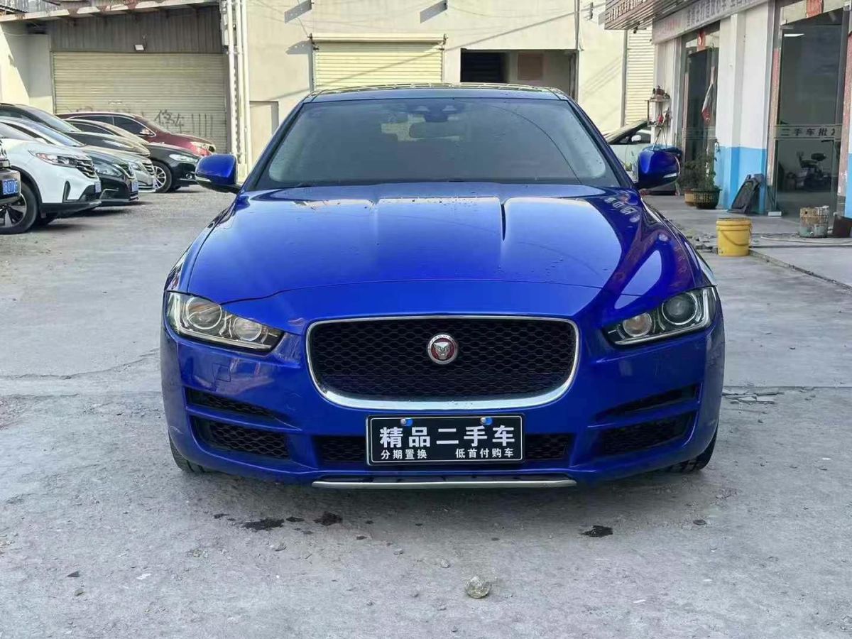 捷豹 XE  2018款 2.0T 200PS 兩驅(qū)R-Sport運(yùn)動(dòng)版圖片