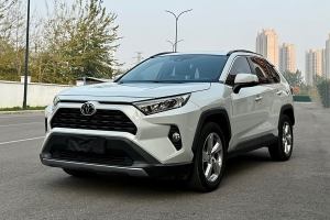 RAV4荣放 丰田 2.0L CVT两驱风尚PLUS版