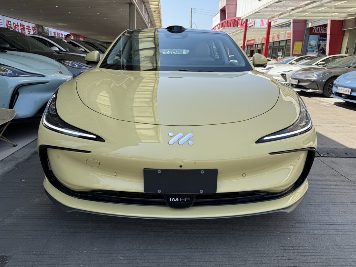 智己 智己L6  2024款 Max 超強性能版圖片