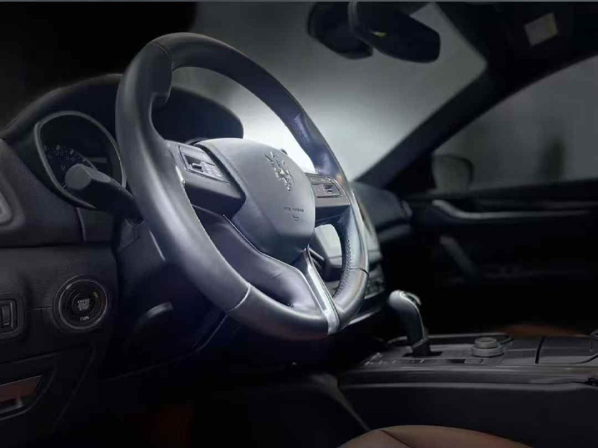 瑪莎拉蒂 Ghibli  2017款 3.0T 標(biāo)準(zhǔn)版圖片