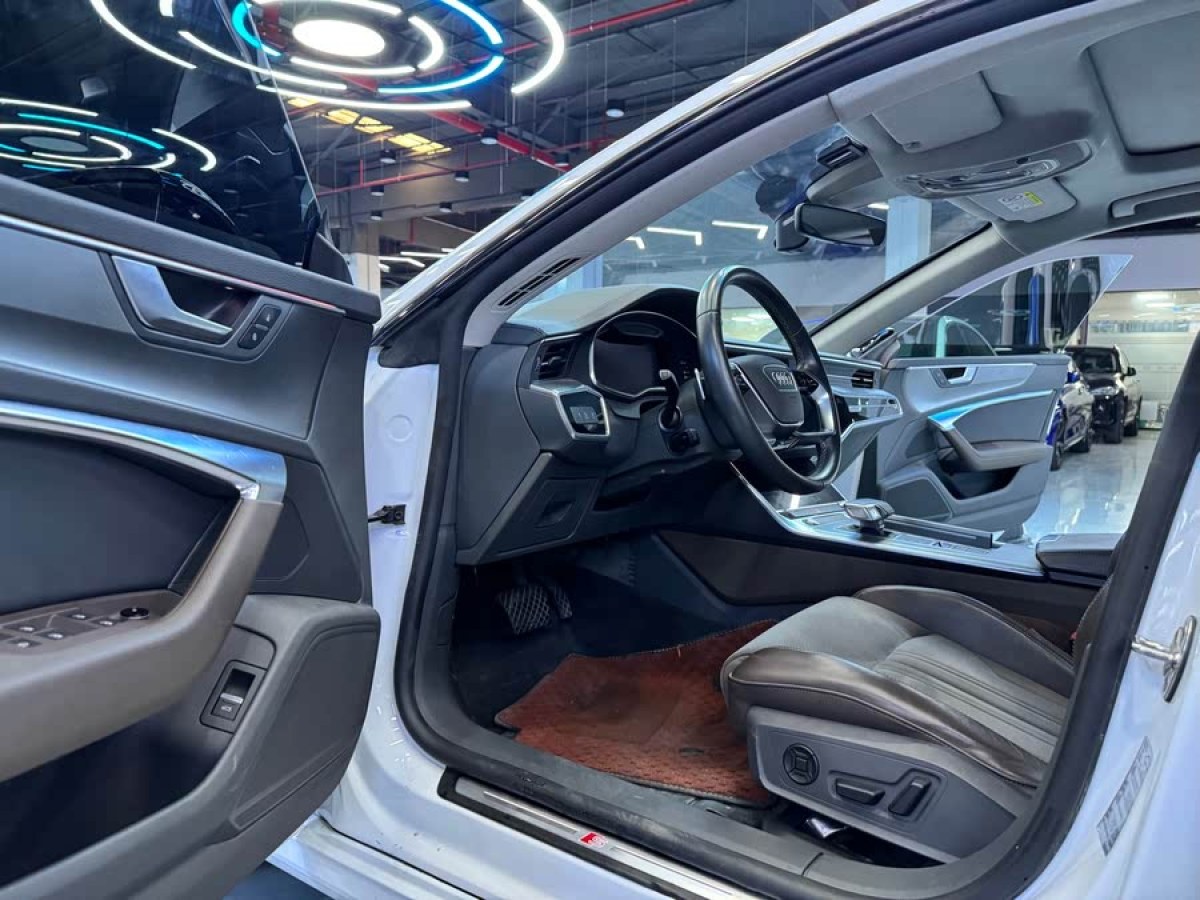 奧迪 奧迪A7L  2022款 45 TFSI S-line 筑夢未來版圖片
