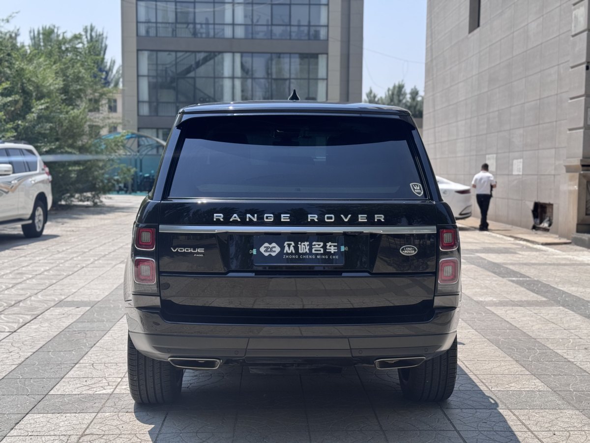 路虎 攬勝  2020款 3.0 L6 傳世加長(zhǎng)版圖片
