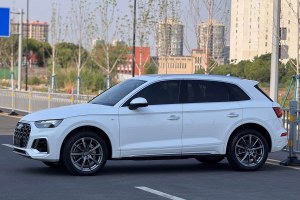 奧迪Q5L 奧迪 40T 時(shí)尚動(dòng)感型