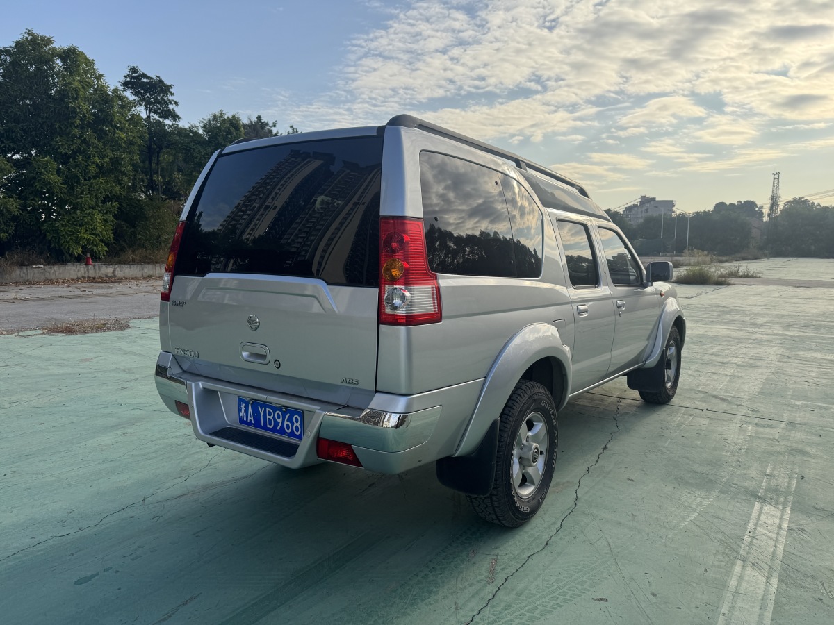 日產(chǎn) ZN廂式車  2013款 2.4L四驅(qū)標(biāo)準(zhǔn)型5座圖片