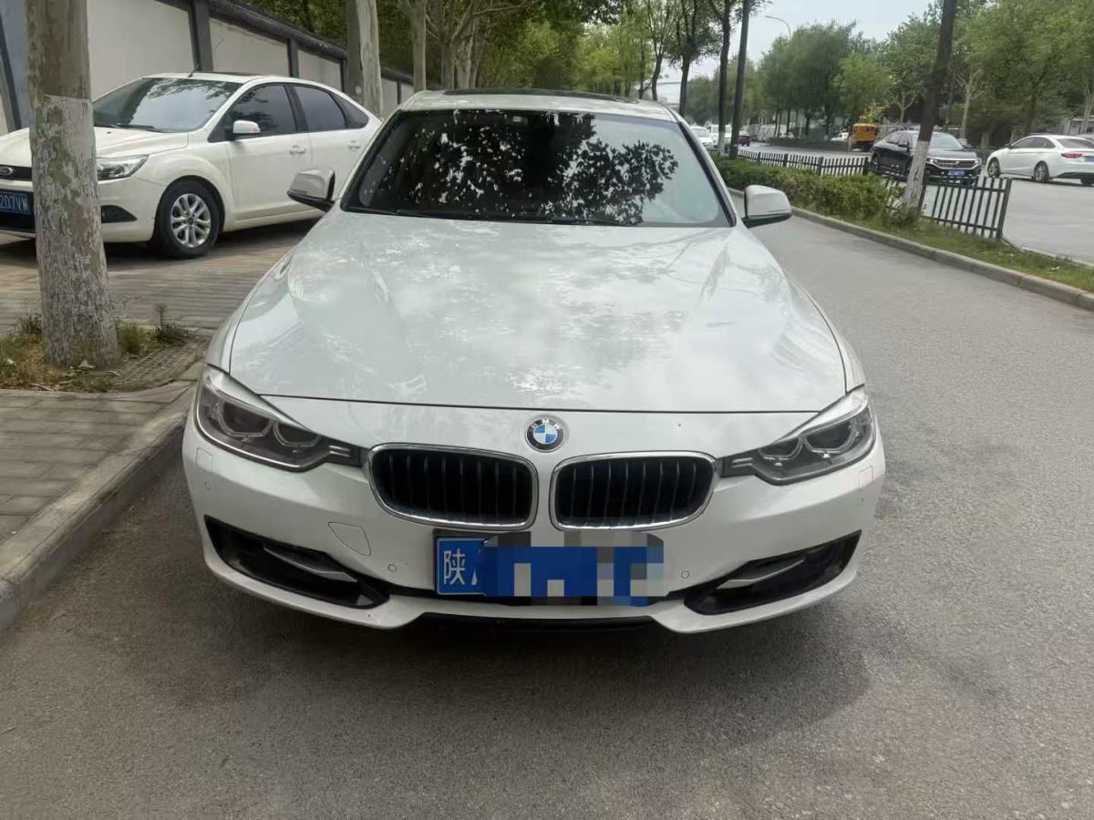 寶馬 寶馬3系  2014款 328i xDrive 2.0T 運(yùn)動(dòng)設(shè)計(jì)套裝圖片