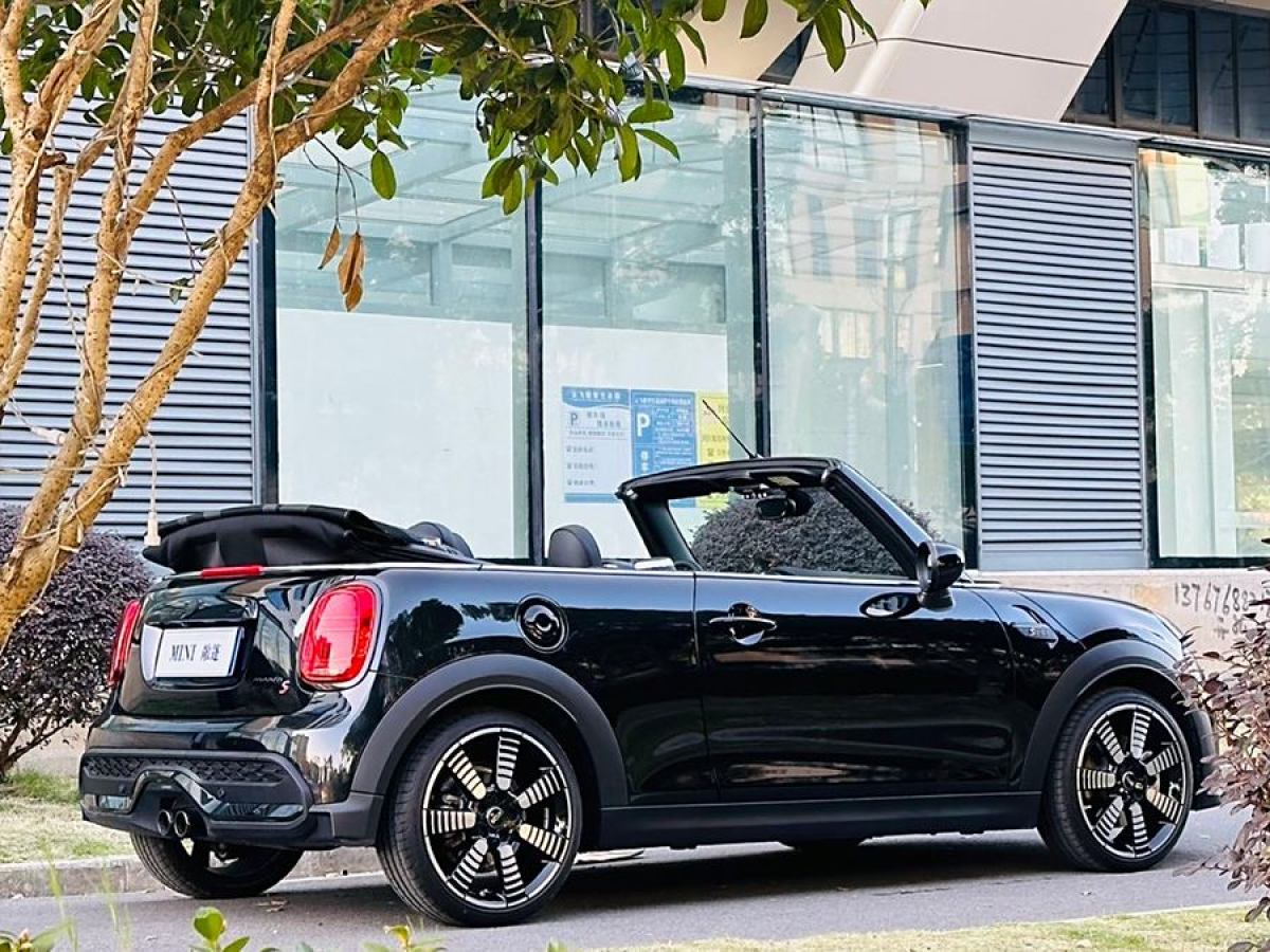 MINI MINI  2023款 改款二 2.0T COOPER S CABRIO 藝術(shù)家圖片