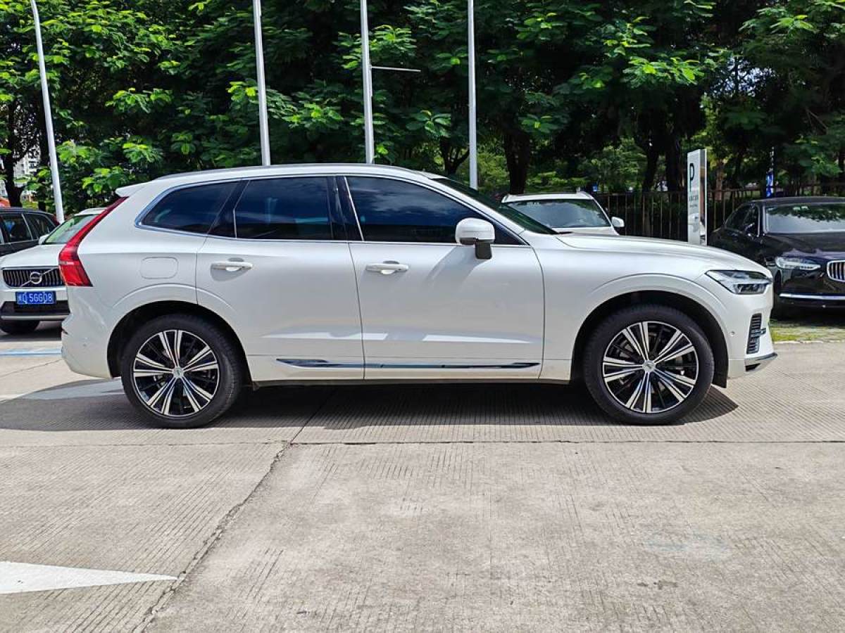 2022年1月沃爾沃 XC60新能源  2024款 T8 插電混動(dòng) 長續(xù)航四驅(qū)智遠(yuǎn)豪華版