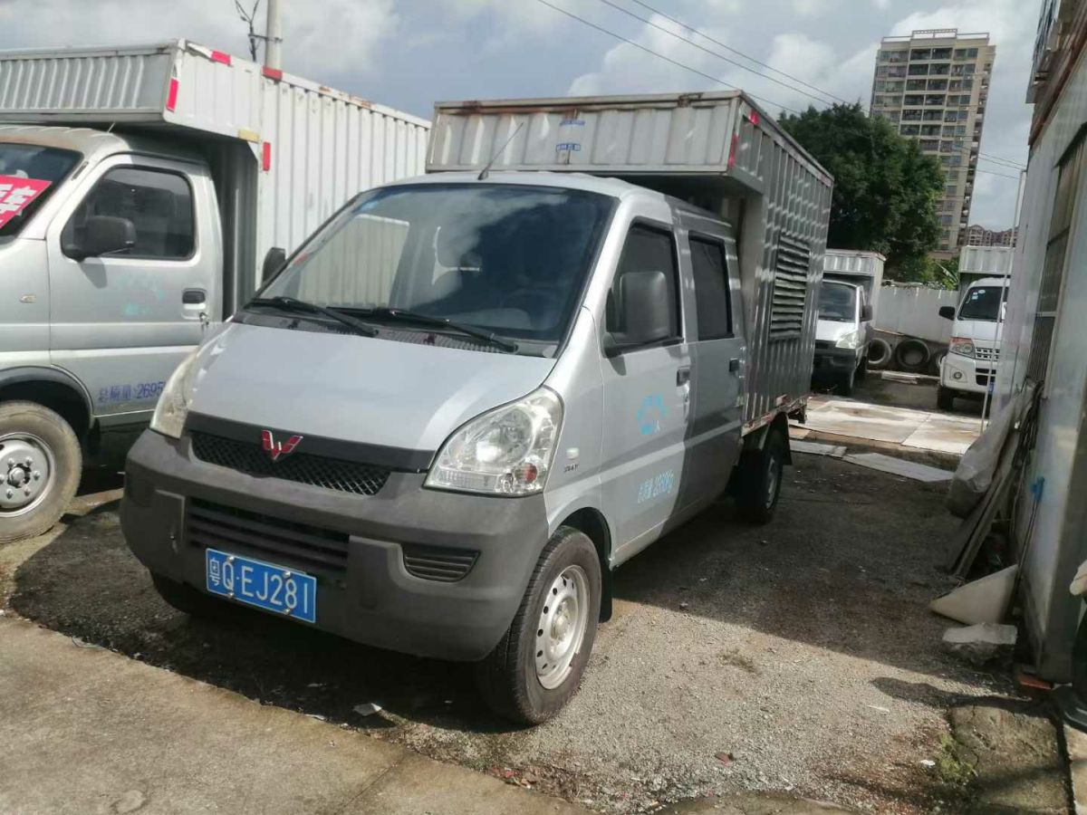 五菱 五菱之光  2019款  1.2L 廂式運(yùn)輸車實(shí)用型2座圖片