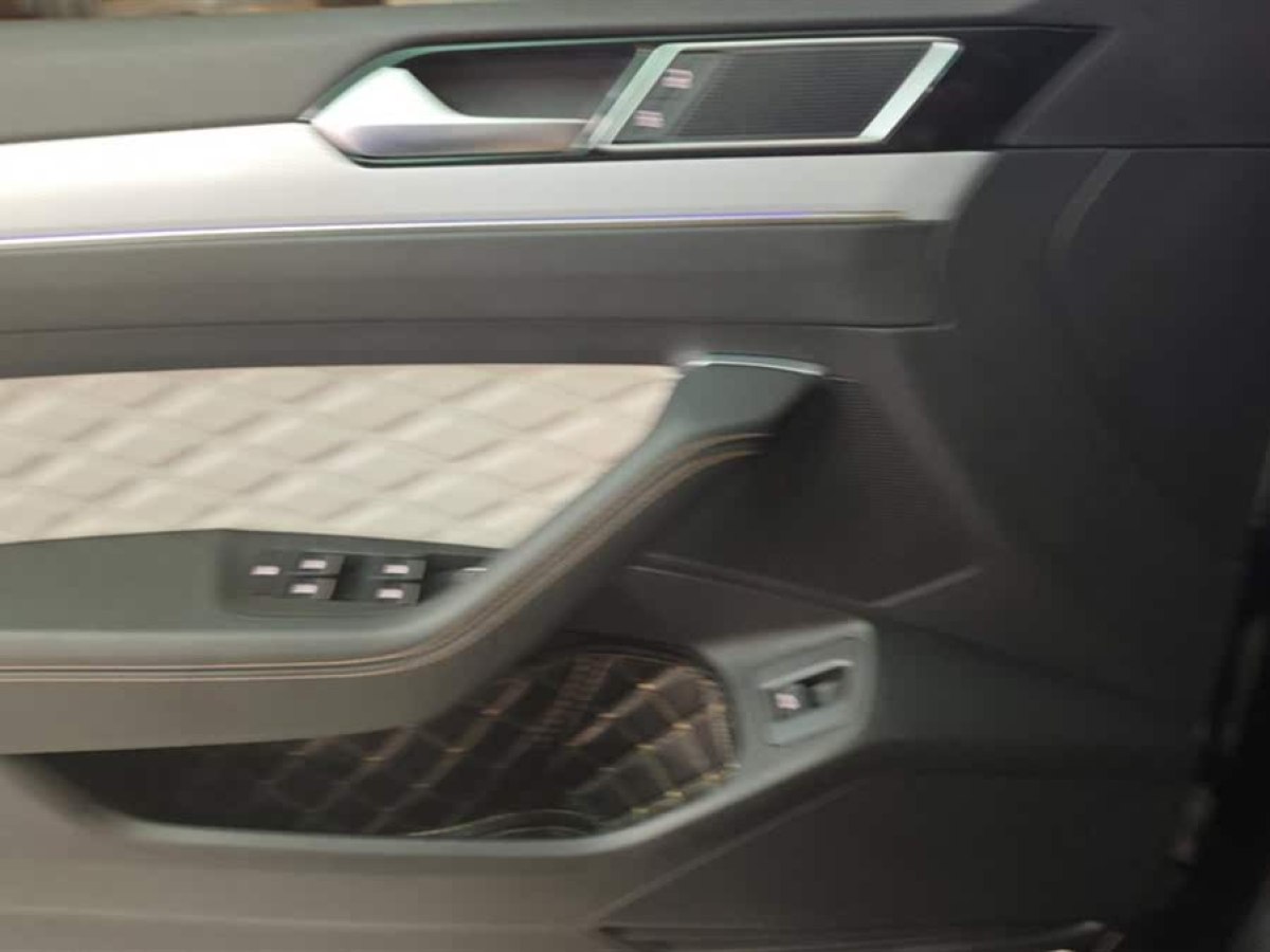 大眾 邁騰  2023款 200萬輛紀(jì)念版 330TSI DSG豪華型圖片