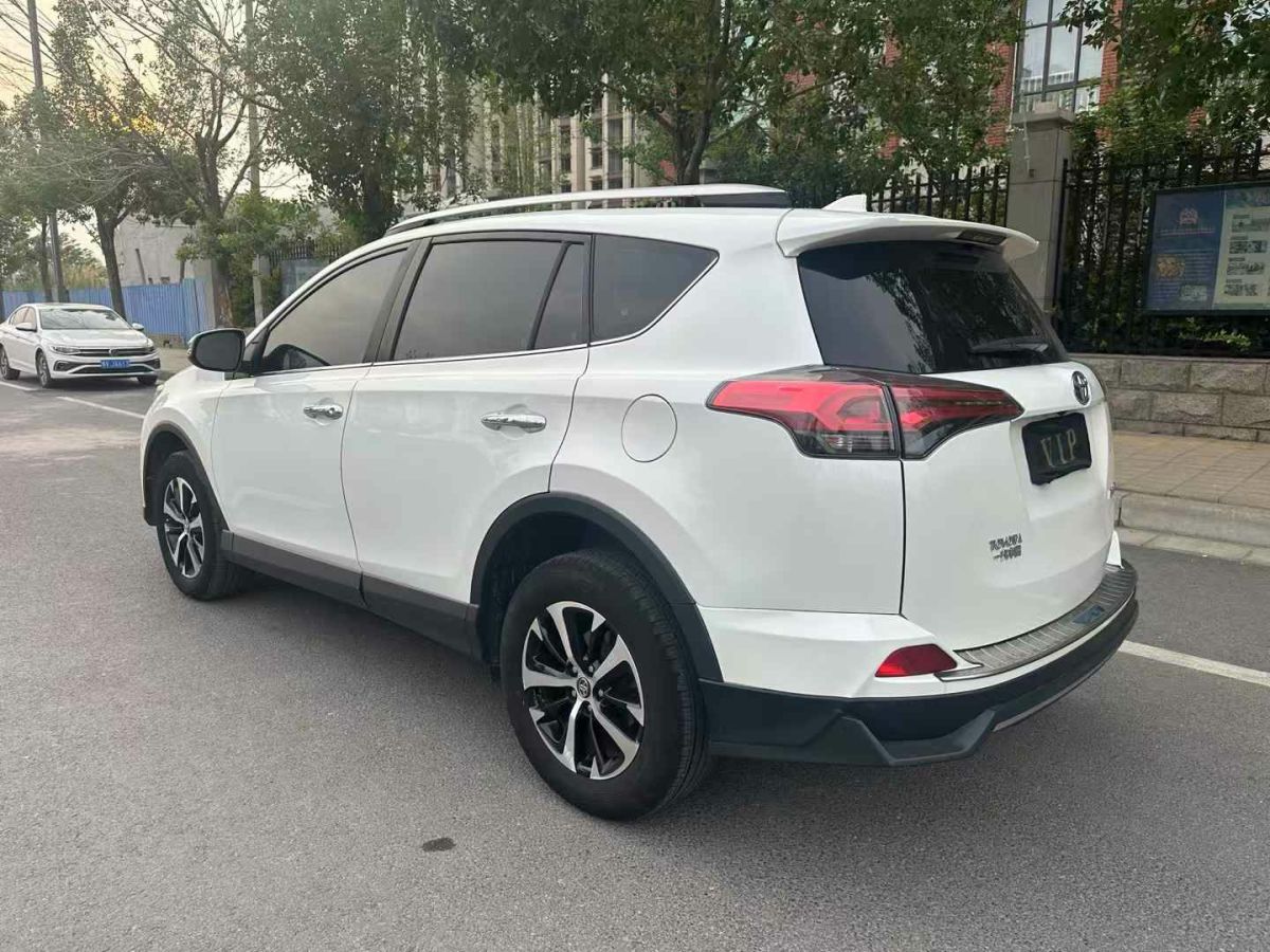 豐田 RAV4榮放  2018款 2.0L CVT兩驅(qū)風尚X版圖片