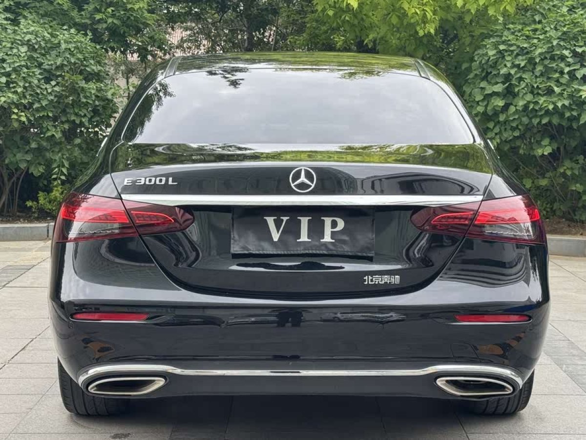 奔馳 奔馳E級  2019款 改款 E 300 L 時尚型圖片