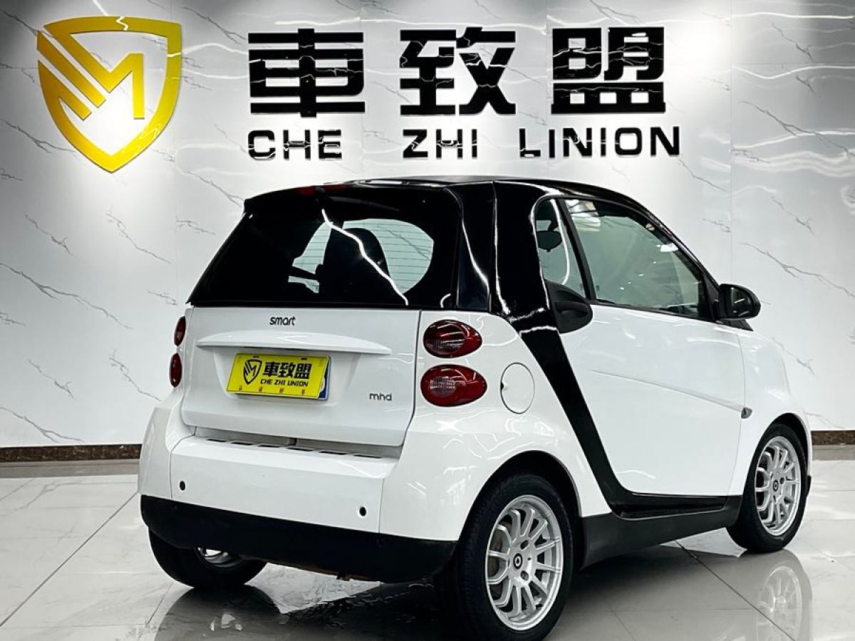 smart fortwo  2011款 1.0 MHD 硬頂標(biāo)準(zhǔn)版圖片