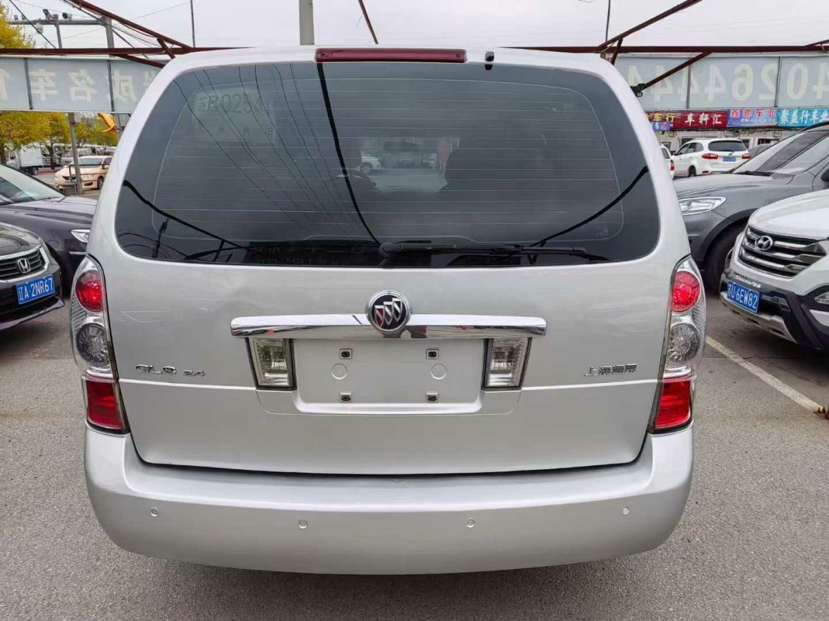 別克 GL8  2013款 商務(wù)車 2.4 經(jīng)典版圖片