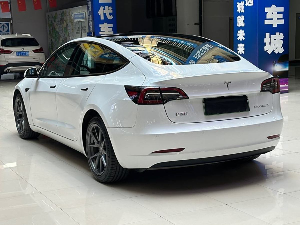 2021年4月特斯拉 Model Y  2021款 改款 標(biāo)準(zhǔn)續(xù)航后驅(qū)升級(jí)版