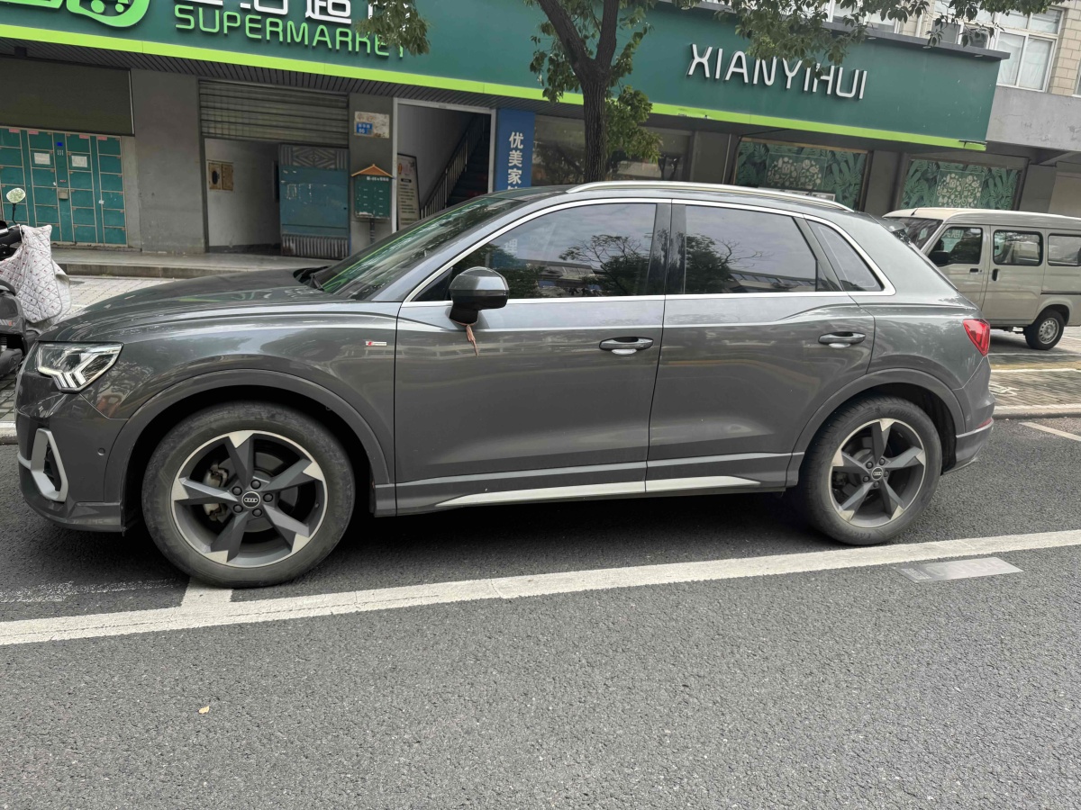 奧迪 奧迪Q3  2022款 35 TFSI 時(shí)尚動(dòng)感型圖片